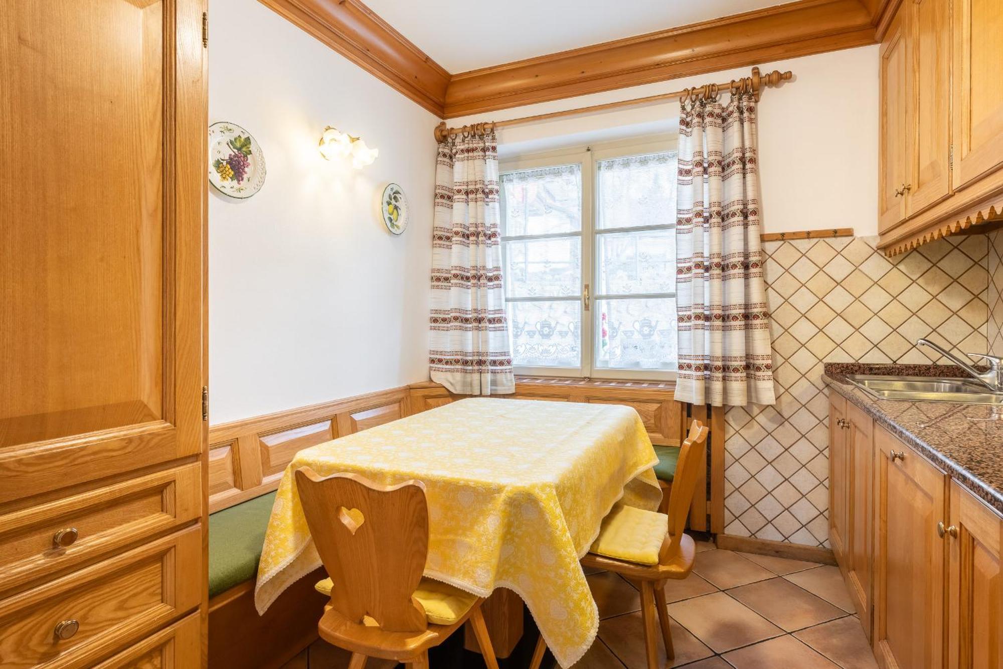 Olimpia Lodge Cortina d'Ampezzo Bagian luar foto