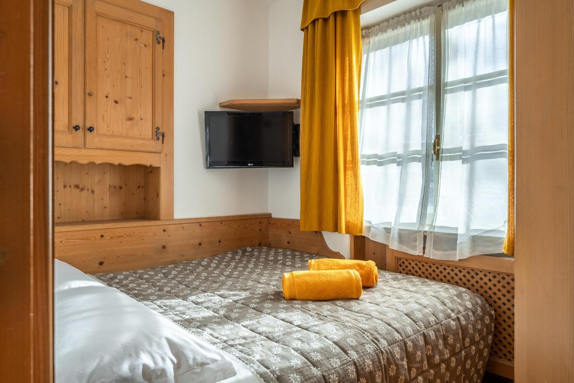 Olimpia Lodge Cortina d'Ampezzo Bagian luar foto